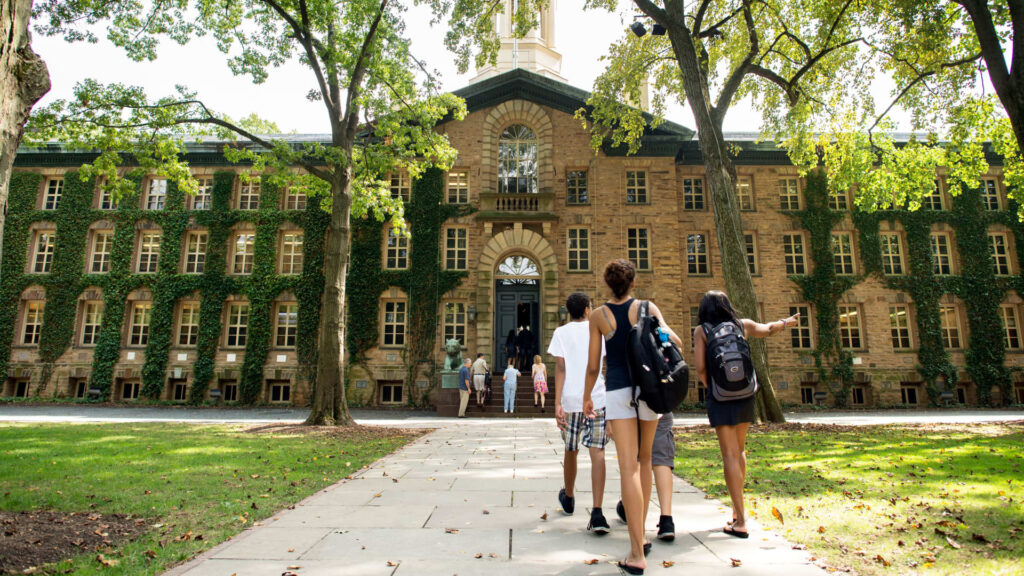 How much does it cost to join the top 10 colleges in the US?