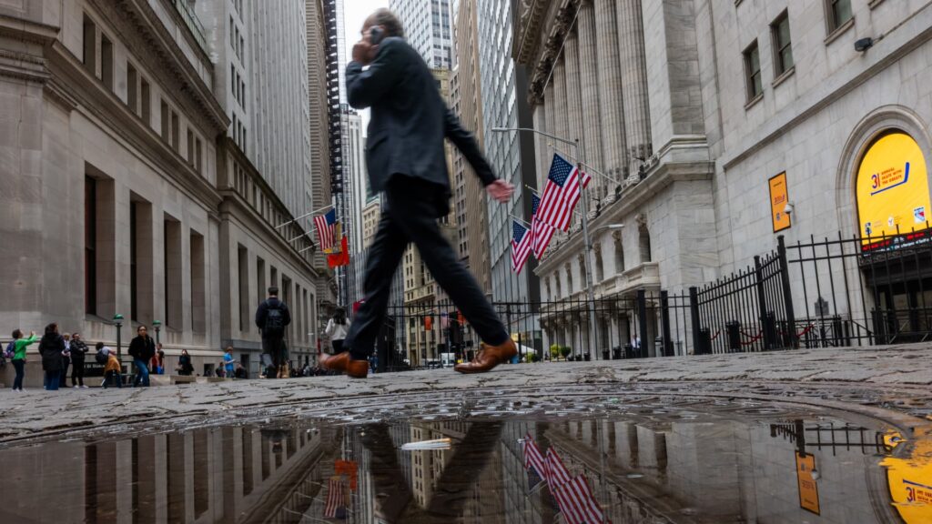 Private Equity Raids Wall Street for Fundraising Talent