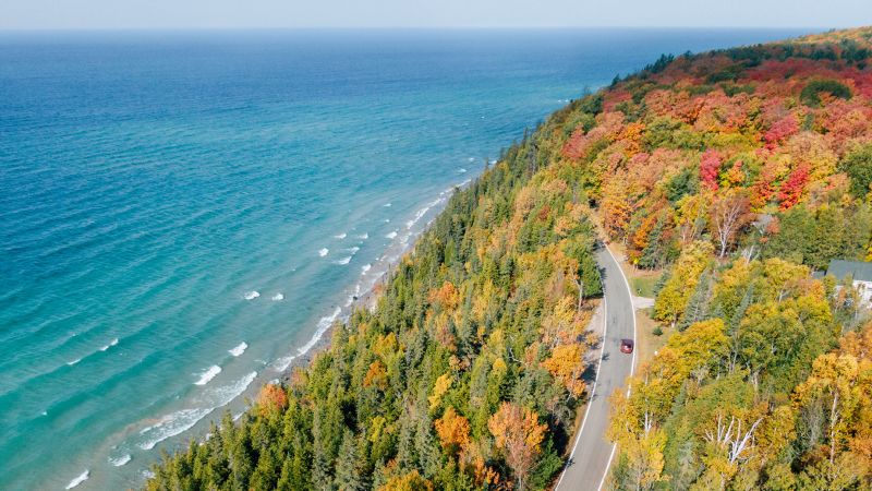 6 Scenery Fall Drives that will get your leaf fixes this year