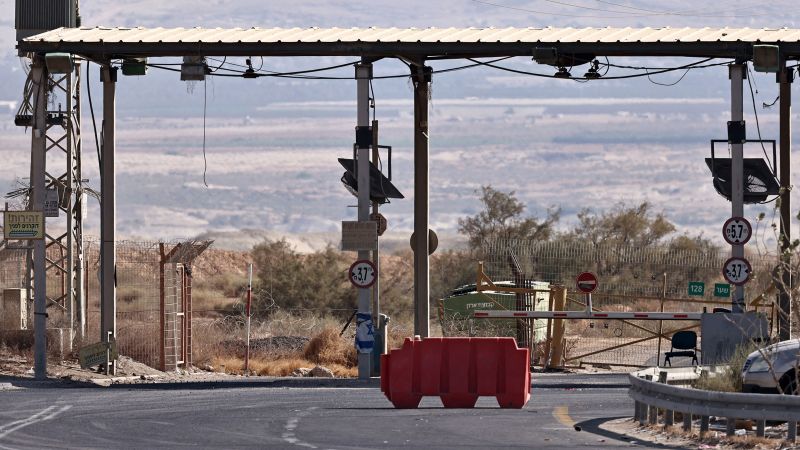 Allenby Crossing: Palestinians fear more restrictions after Israel closes only the West Bank gateway to the outside world