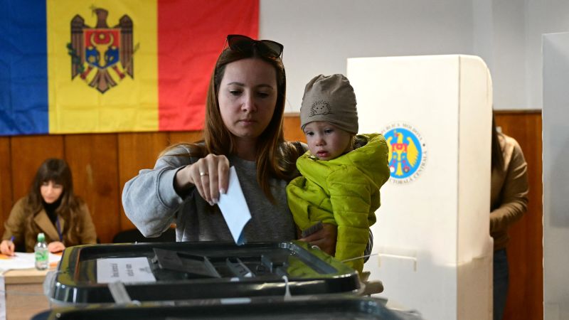 Moldovan throws votes in a tense election plagued by Russian interference claims