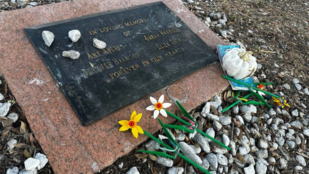 Austin police identify new suspects in the yogurt shop murder case, notoriously the man who died in 1999