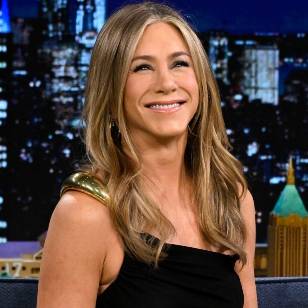 Jennifer Aniston attends Sean Hayes’ play with boyfriend Jim Curtis
