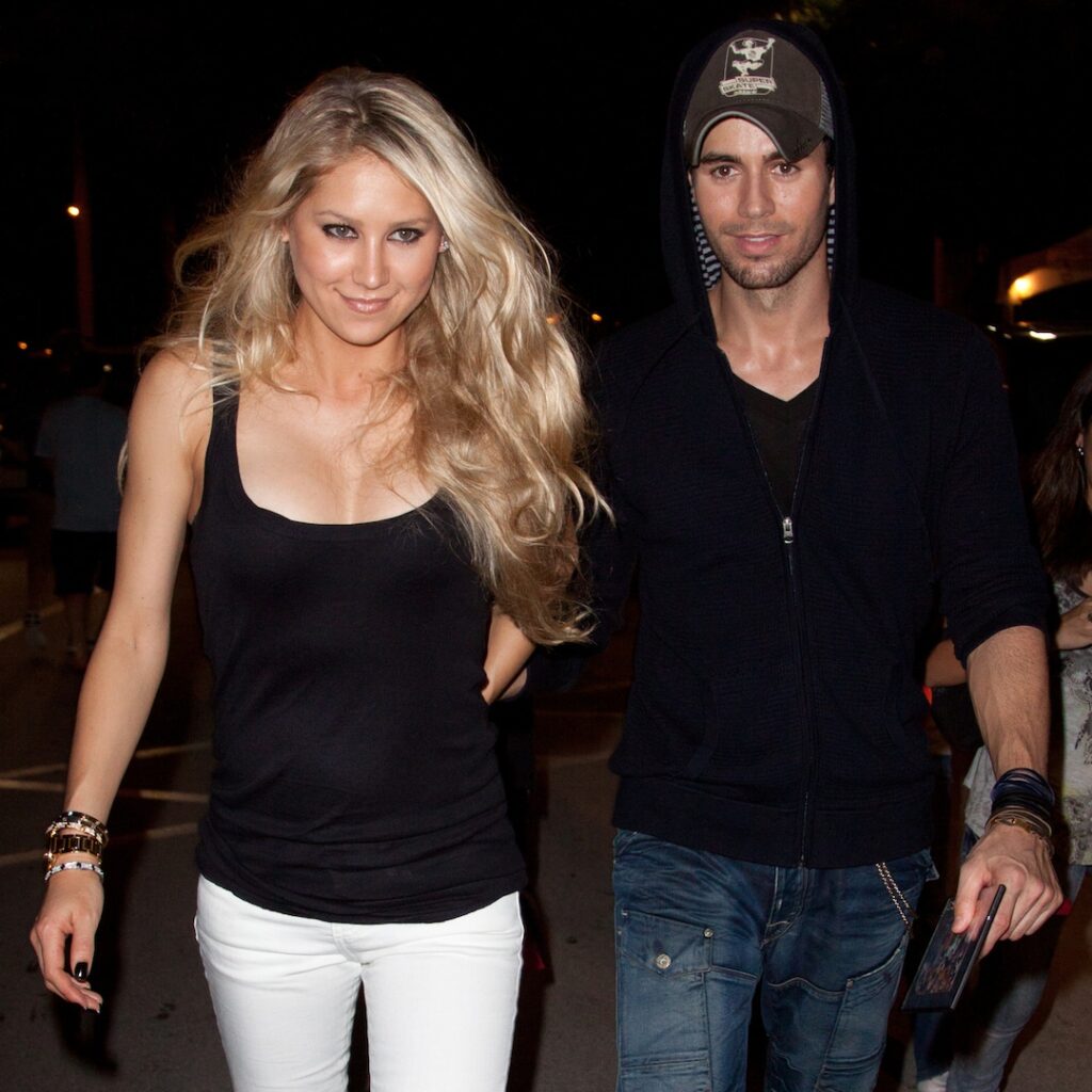 Pregnant Anna Kournikova shares rare family photo