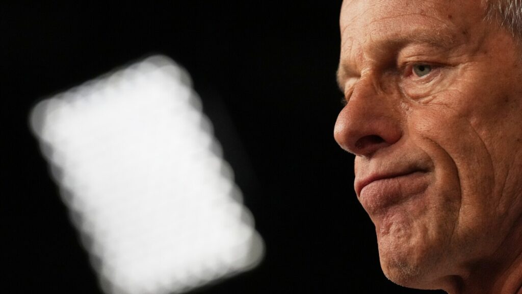 Hope fades to quickly end government shutdowns