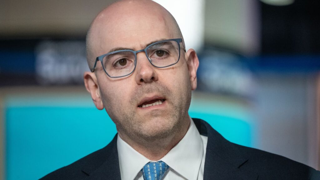 Fed’s Milan says rising stablecoin prices could lead to lower interest rates