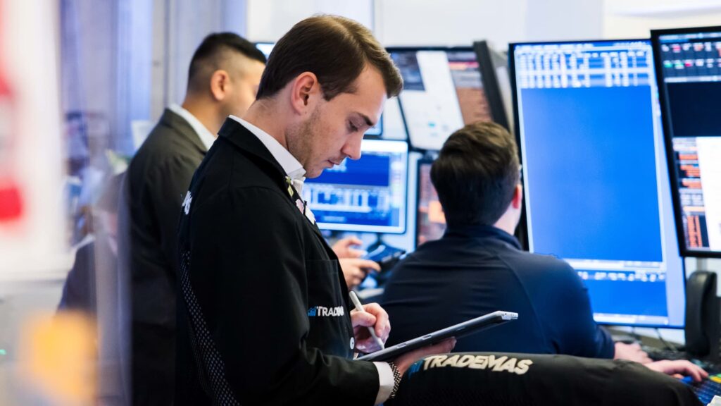 Mike Ko’s Holiday Shopping List of Undervalued Stocks with Resilient Growth and Solid Price Trends