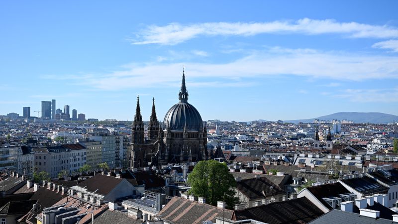 Austrian intelligence finds cache of weapons believed to be linked to Hamas in Vienna