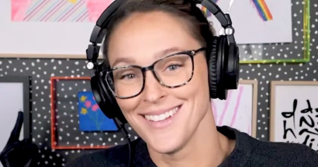 Kylie Kelsey talks about Taylor Swift’s baking skills and Thanksgiving plans