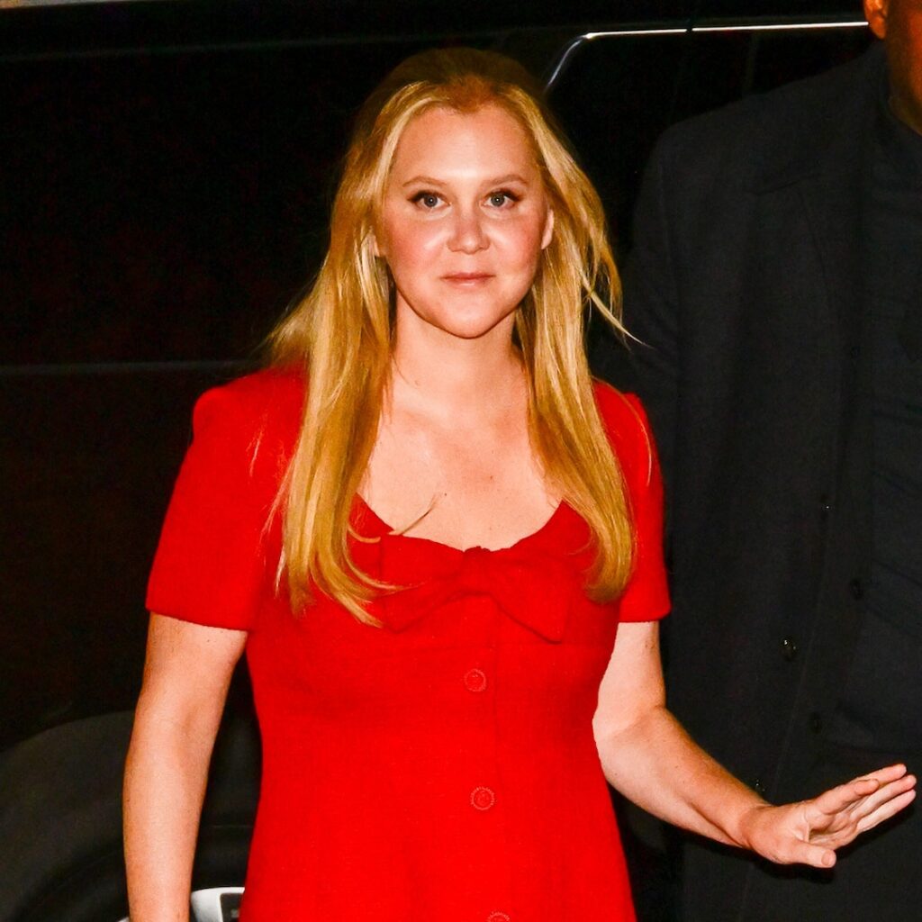 Amy Schumer talks about deleting Instagram photos before weight loss