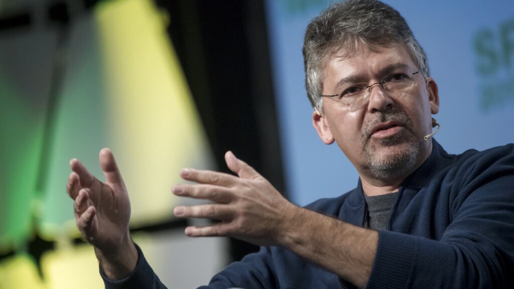 Apple names former Microsoft, Google executive to replace retiring AI chief