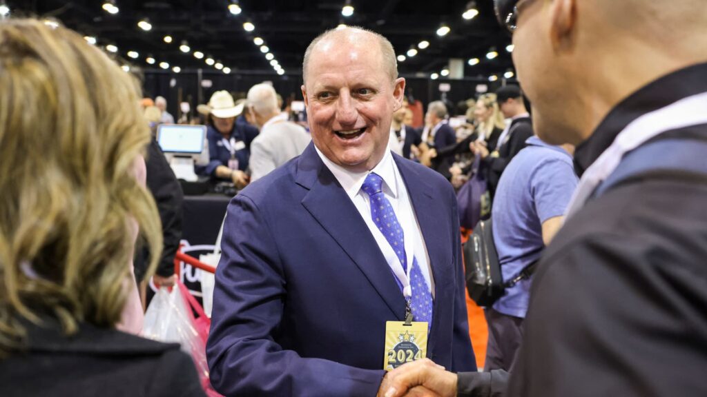 Mr. Abel will succeed Mr. Buffett within two weeks. Wall Street advises Berkshire’s new CEO