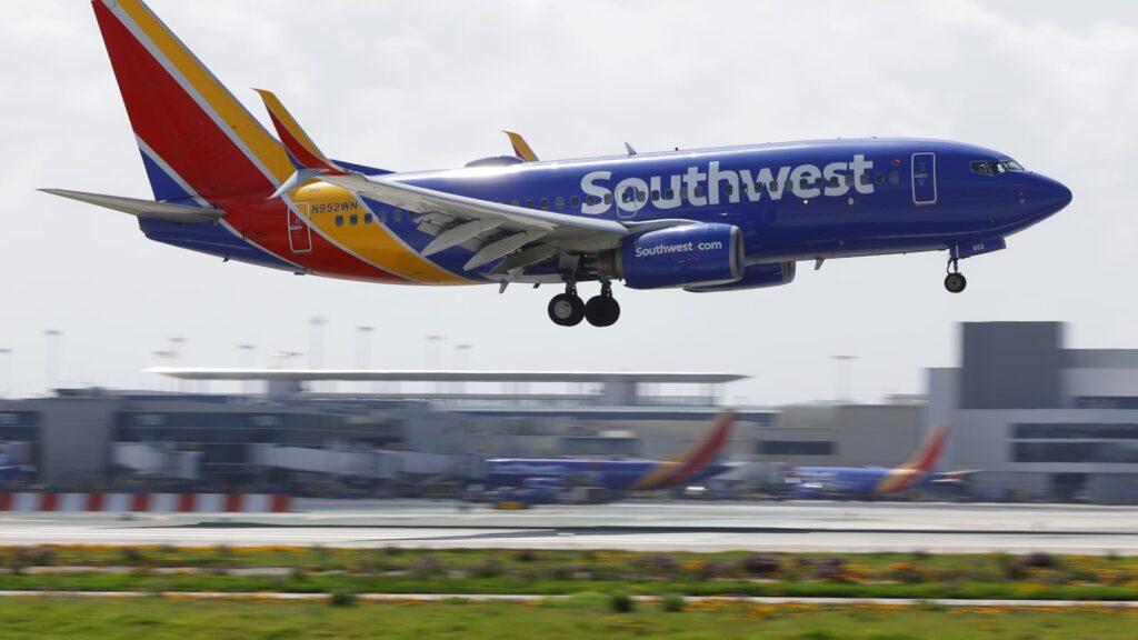 Southwest Airlines stock price will rise more than any other U.S. airline in 2025