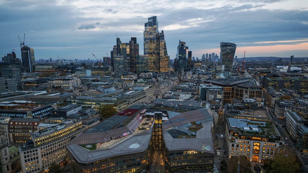 Fed meeting focuses on Ukraine deal