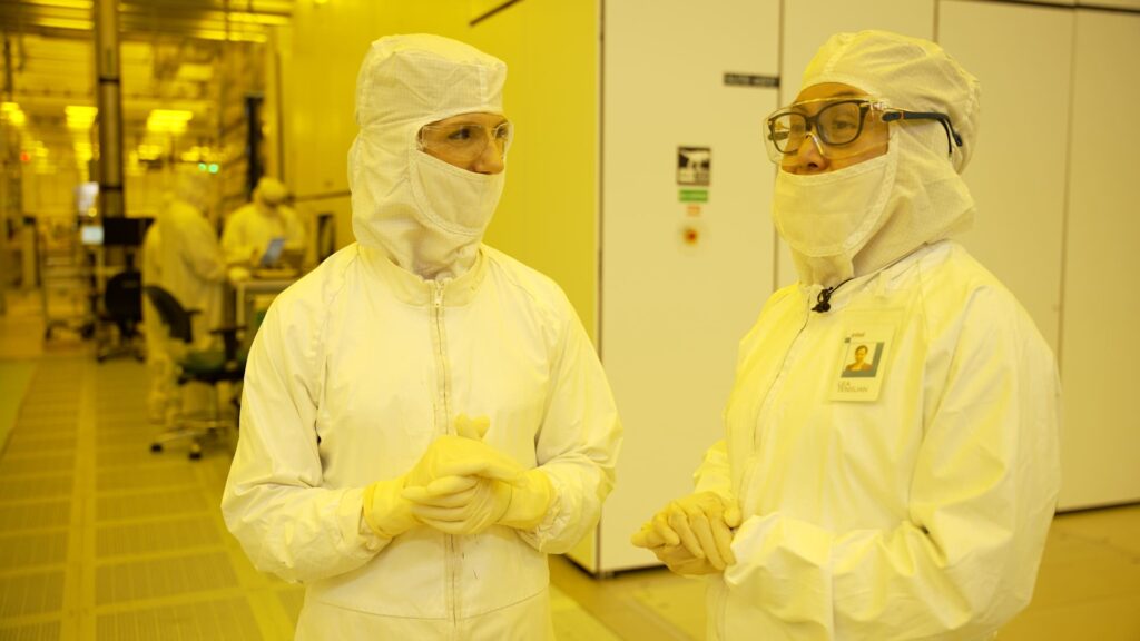 Intel aims to find customers and capture TSMC with new chip factory in Arizona