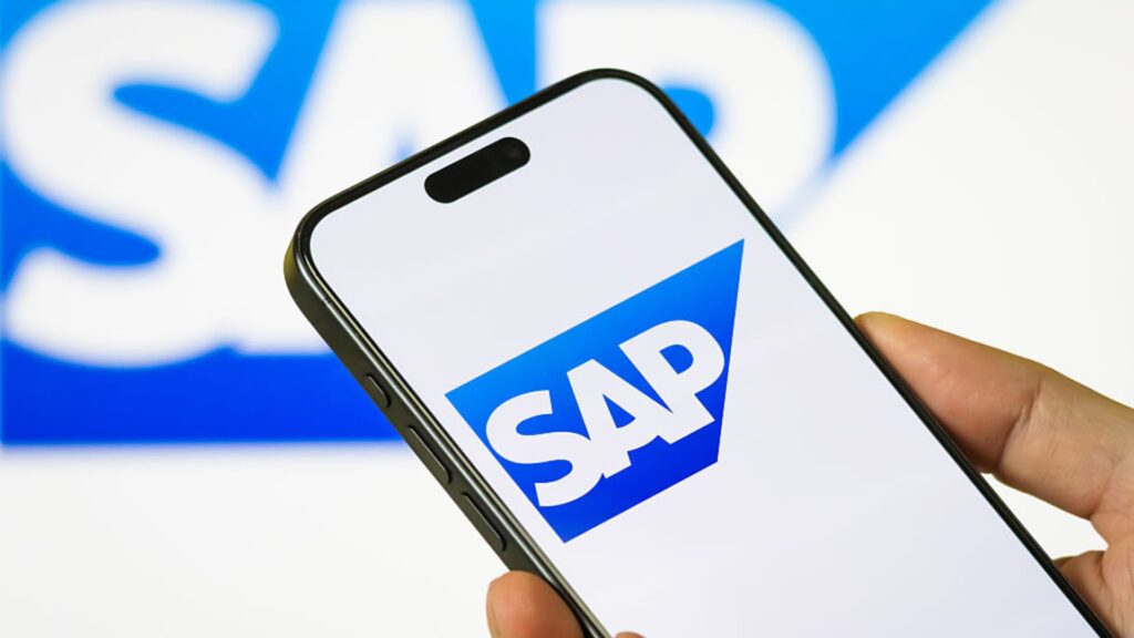 SAP stock falls after reporting disappointing cloud contract values