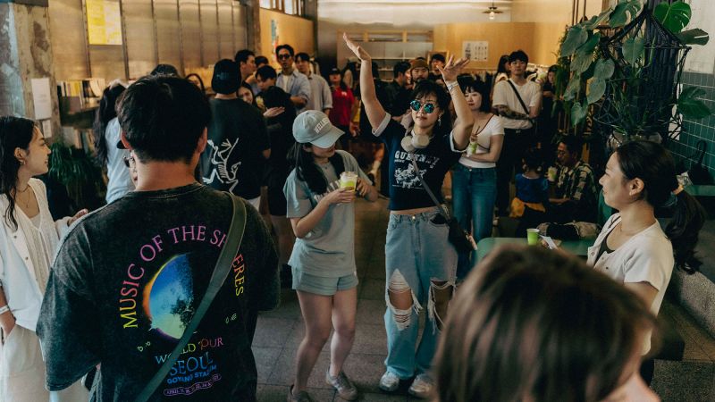 Aversion to alcohol makes sober raves an increasingly popular party option