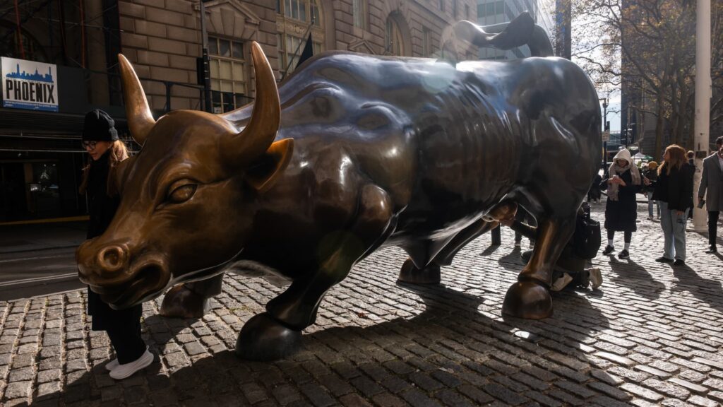 Benefiting from technology outflow, securing profits with industry-specific stocks