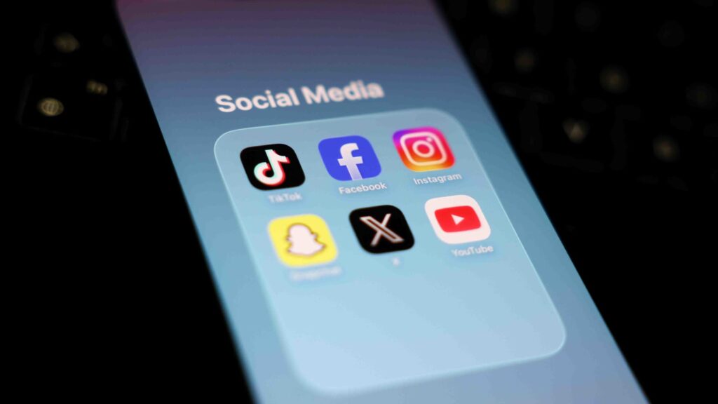 Two reasons why social media stock Reddit is a buy