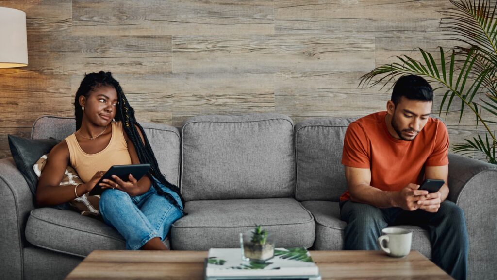 3 signs you and your partner are financially incompatible