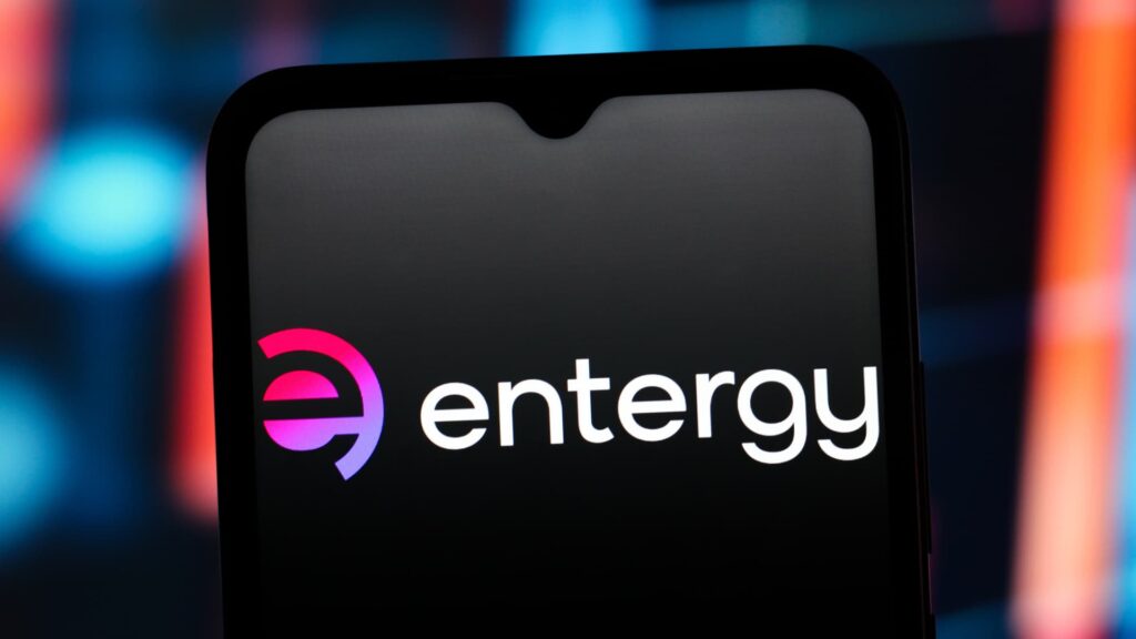 The sector is on the rise heading into 2026. Wall Street likes these dividend payers