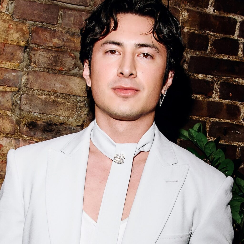 Hot rival star Hudson Williams’ private world, girlfriend