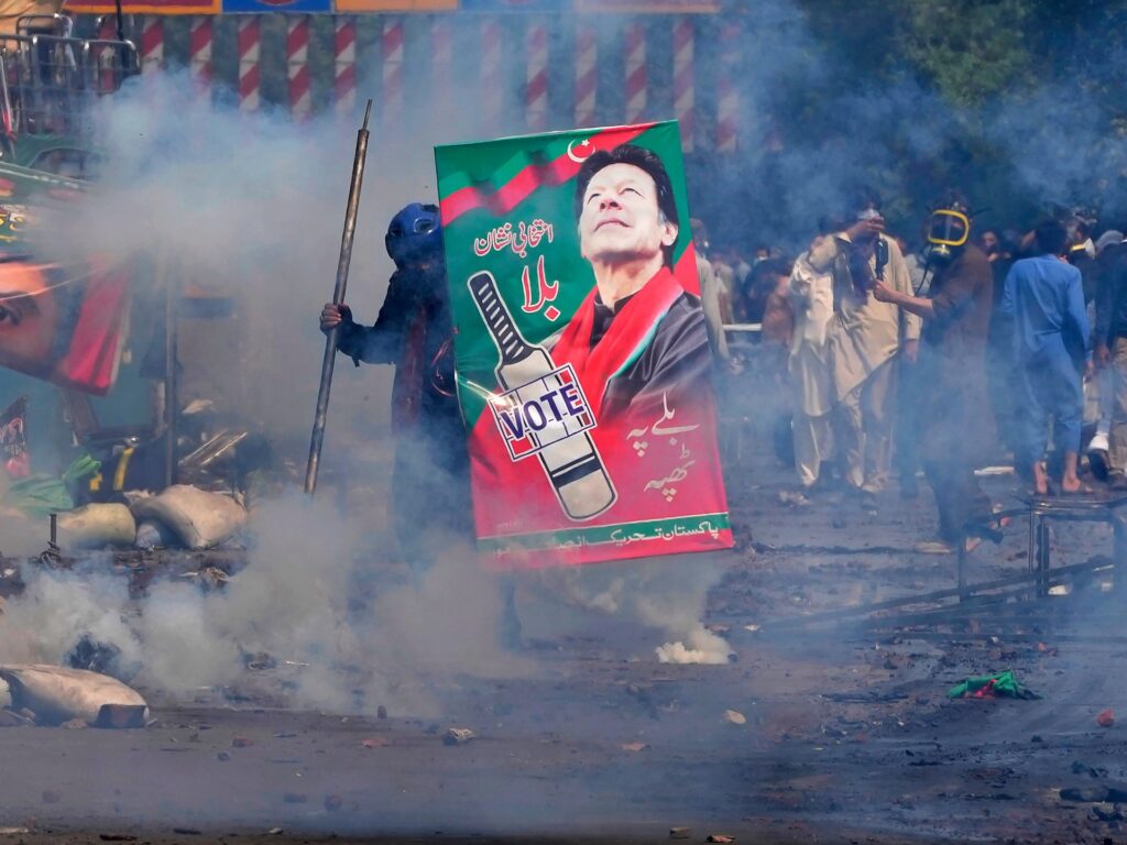 Imran Khan needs immediate medical attention, says cricket legend | Imran Khan News