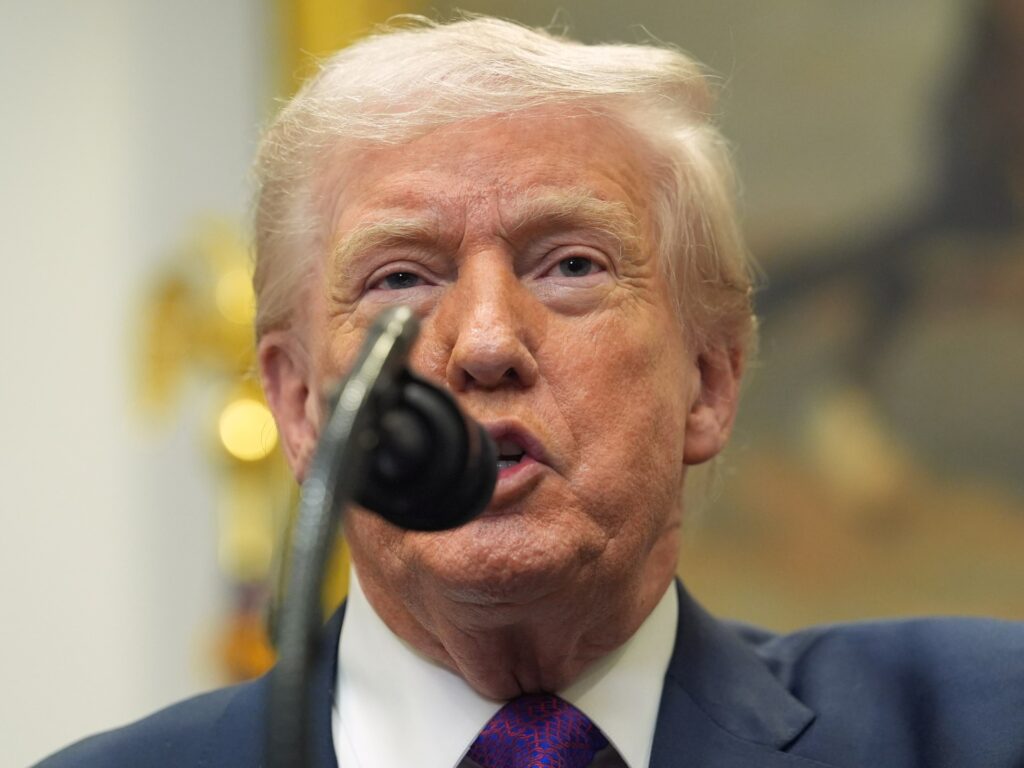 President Trump pardons 5 former NFL players for charges ranging from perjury to drug trafficking | American Football News