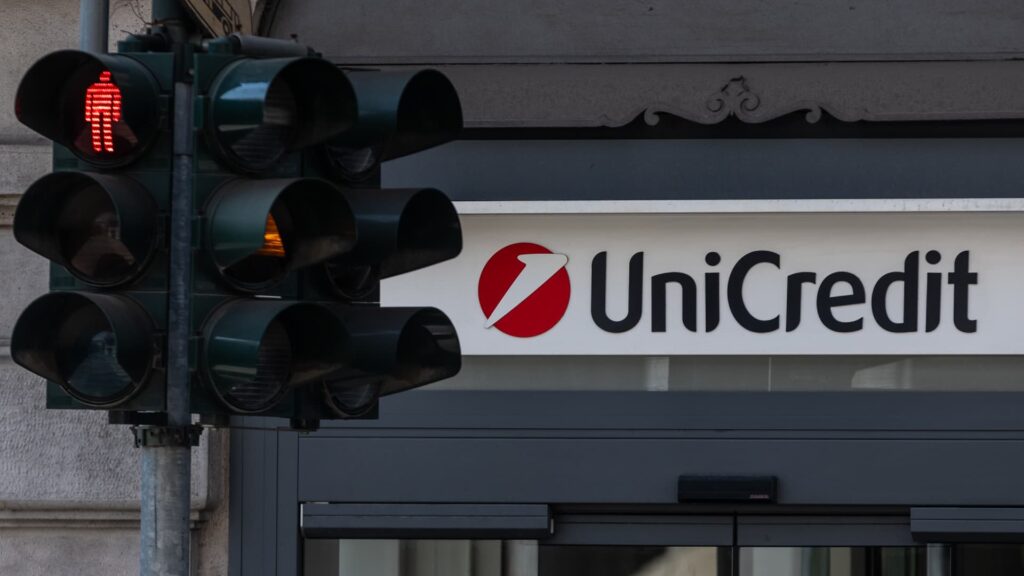 UniCredit strengthens its stake in Commerzbank to 30%
