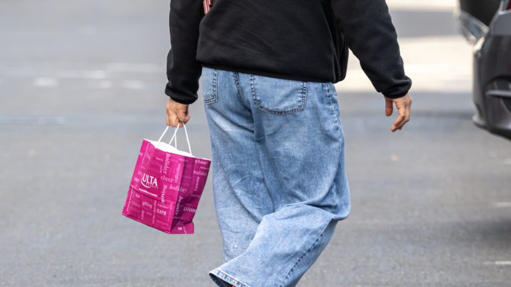 Stocks whose prices fluctuate significantly after hours: ADBE, ULTA, LEN