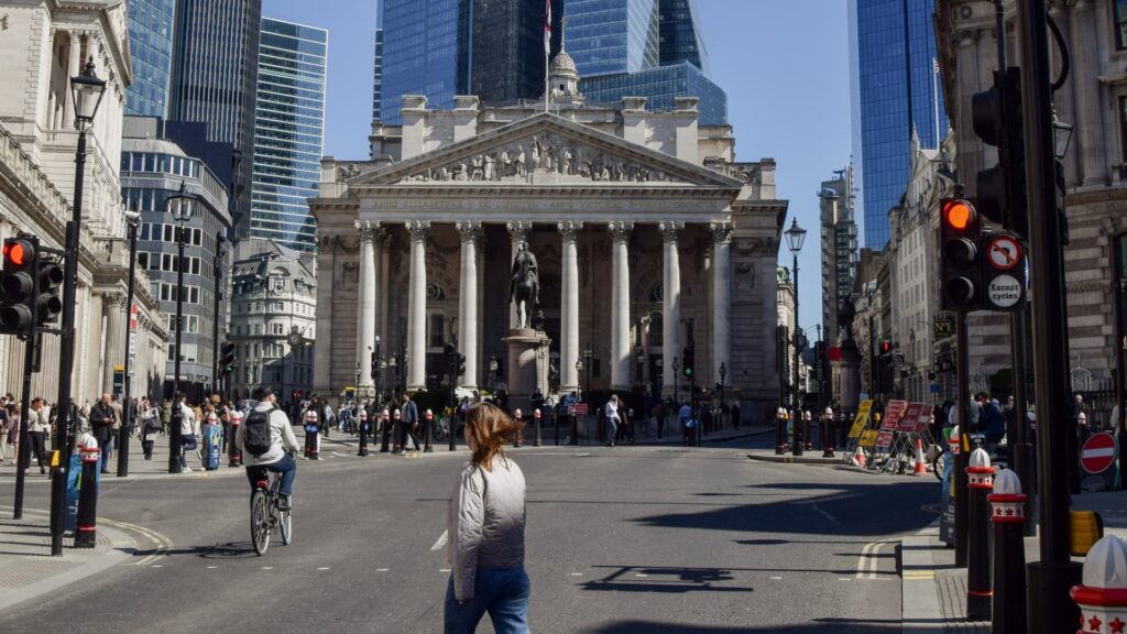 European bond yields fluctuate significantly amid interest rate uncertainty