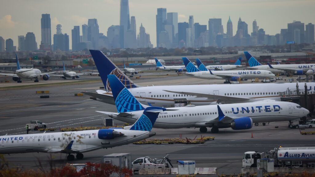 United Airlines increases checked baggage fees by $10 due to rising fuel prices