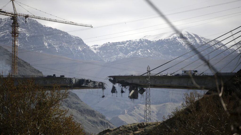 President Trump threatens to destroy Iranian infrastructure