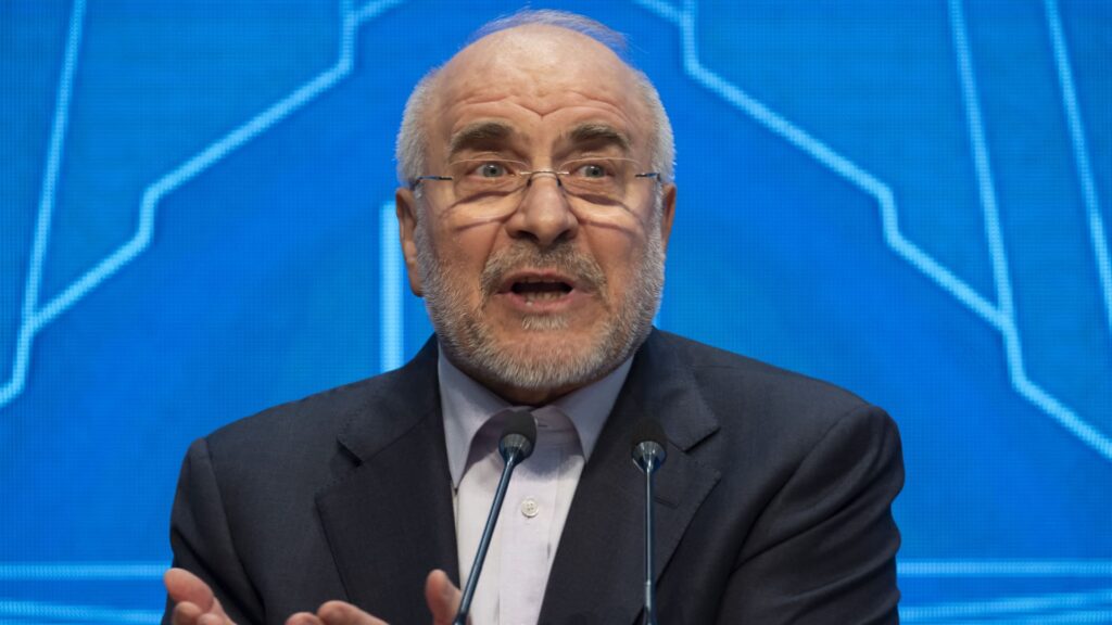 President Trump moves from opening Strait of Hormuz to closing it