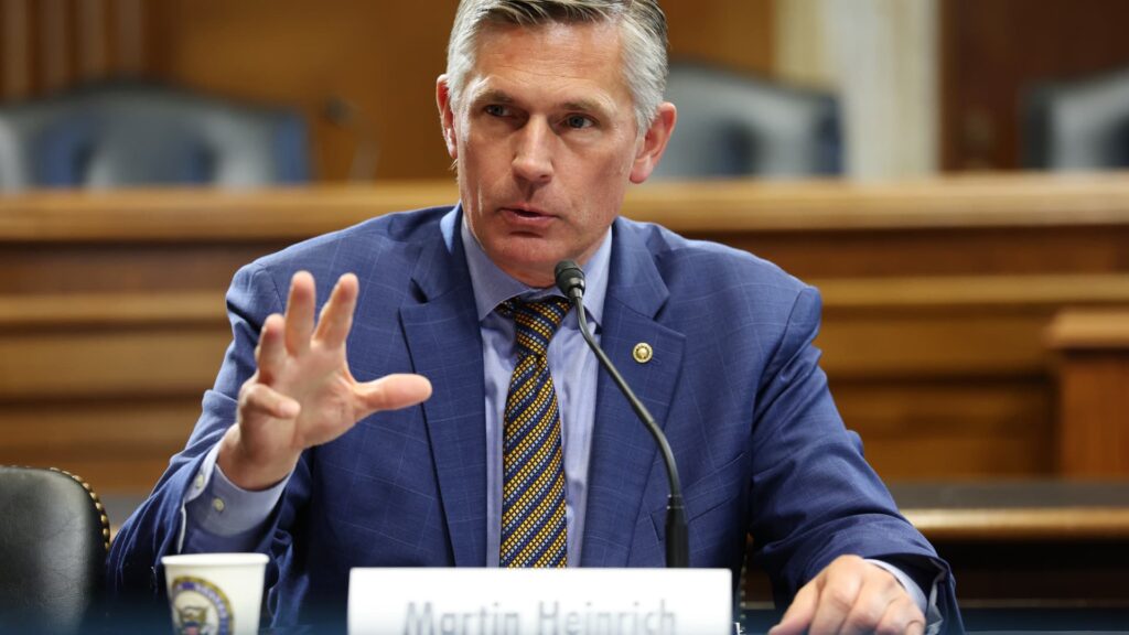 Was President Trump preparing to close the Strait of Hormuz?