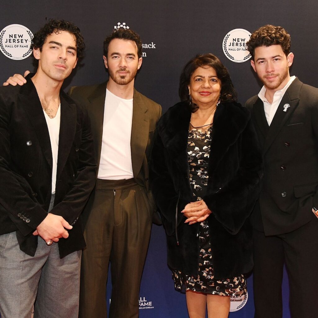 Jonas Brothers’ mother Denise Jonas suffers from stroke