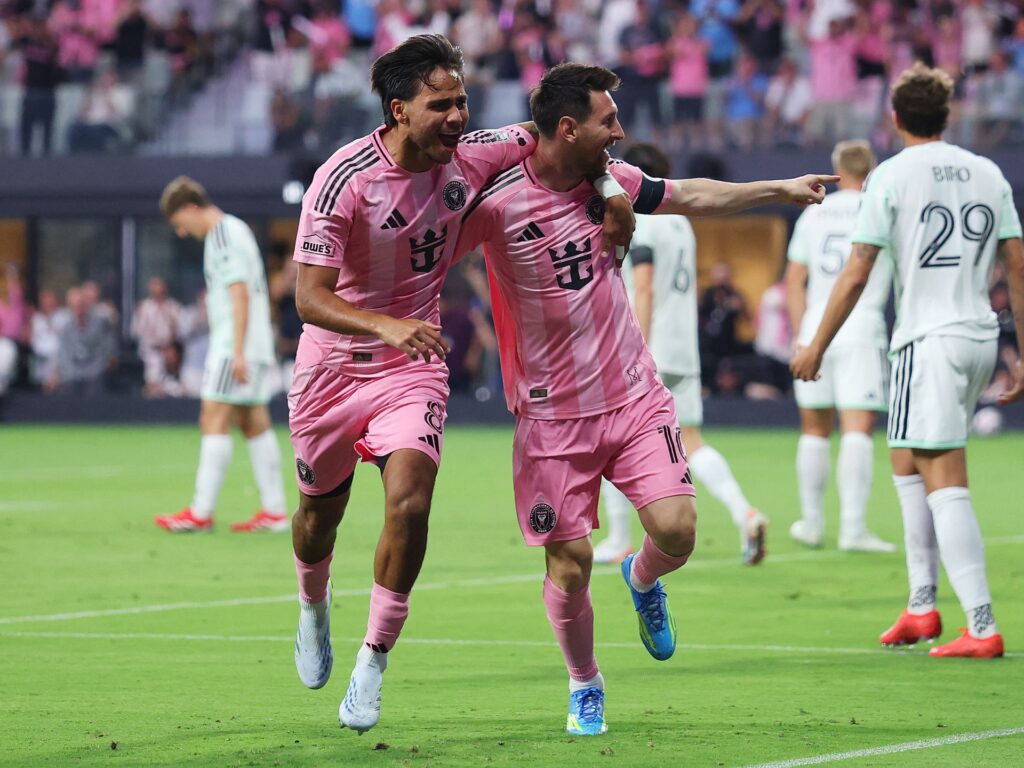 Inter Miami draws in MLS, new stadium opens, Messi scores | Soccer News