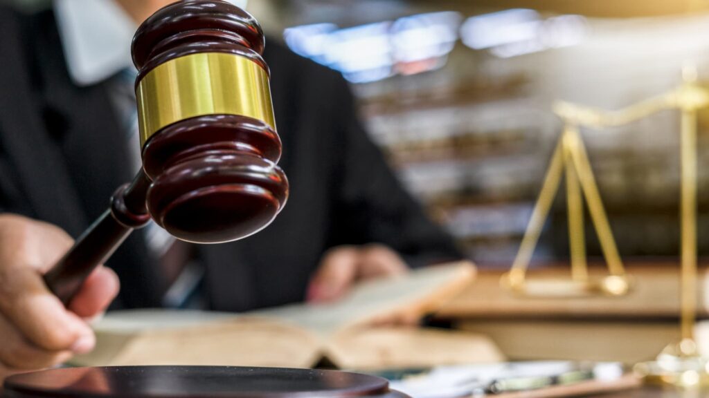 A federal judge had sex with a senior police officer in his chambers.