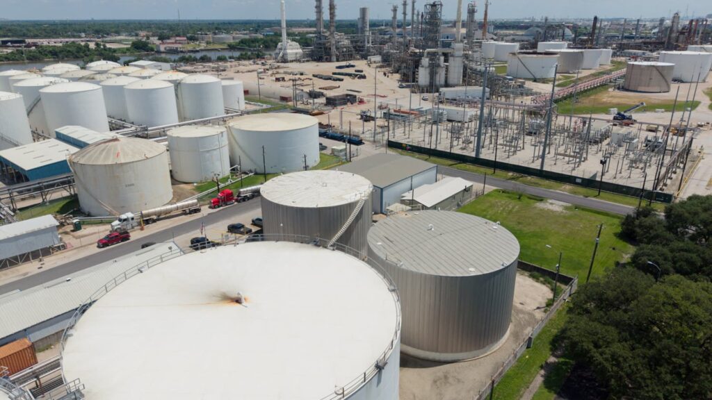 Brent crude oil prices in May record biggest monthly loss since 2020