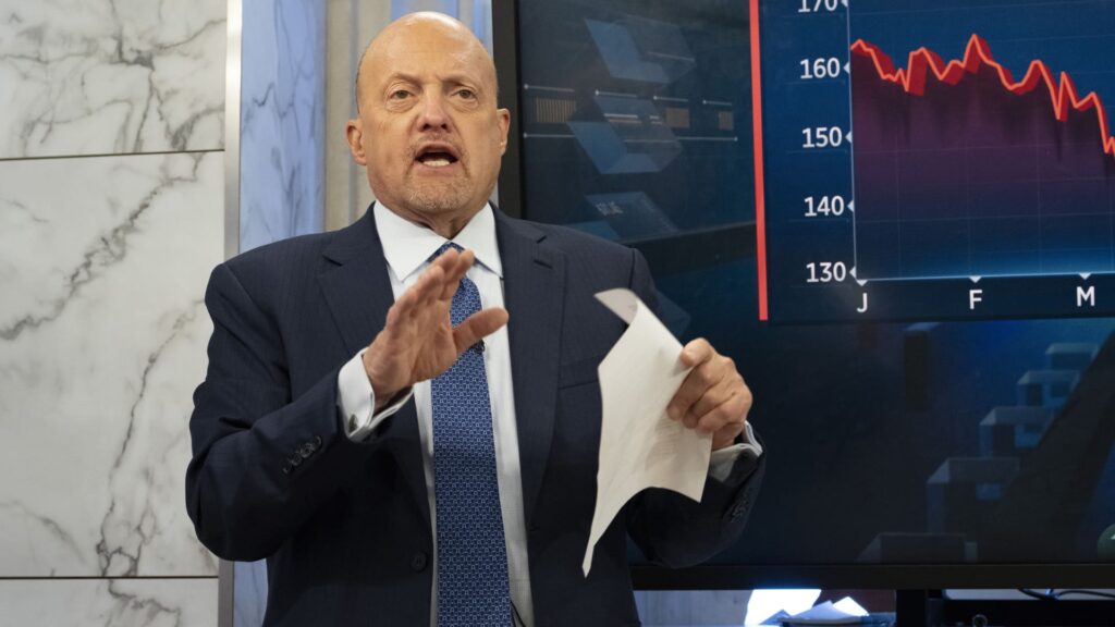 It may be time to cut two bank stocks, but for very different reasons