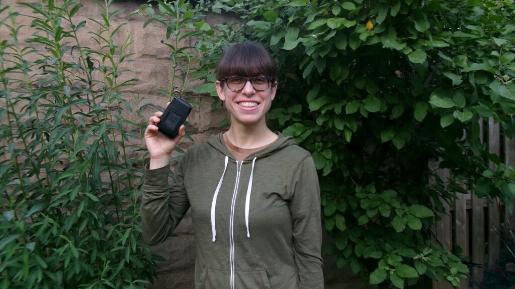 40-year-old owner of a “dumb phone” says it’s “not easy” but “the reward is worth it”