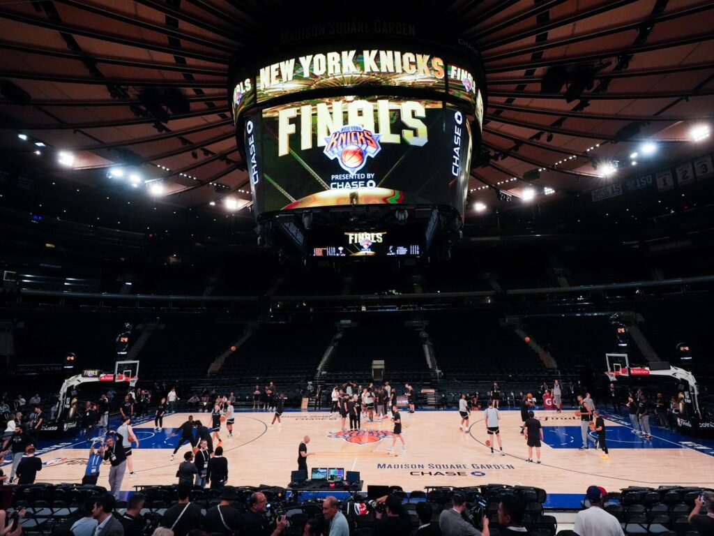 President Trump attends Game 3 of NBA Finals, Secret Service level security | Basketball News