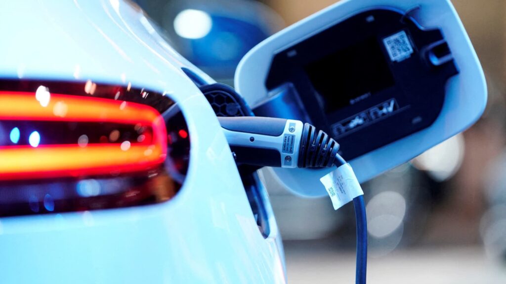 Vehicle wireless technology poses cybersecurity risks