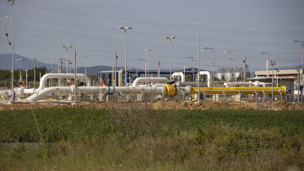 Goldman Sachs’ list of top 10 energy stocks also includes dividend-paying companies.