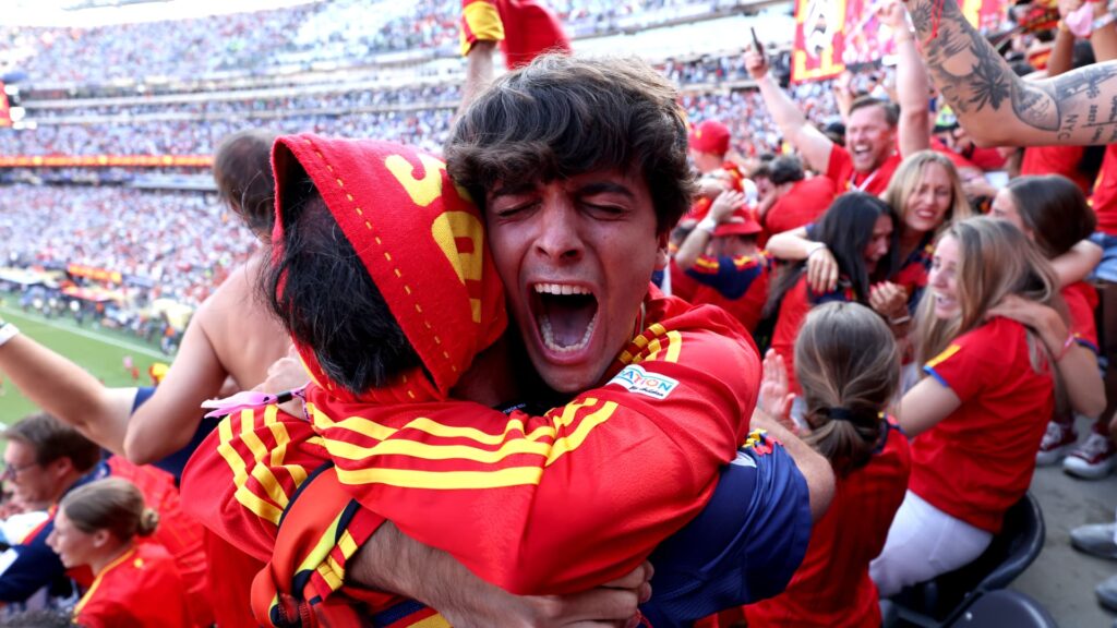 Spain wins World Cup, oil attracts market attention