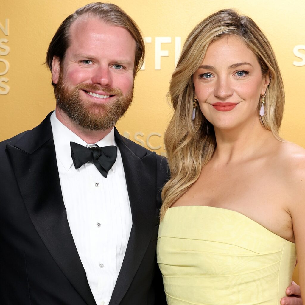 Abby Elliott splits and divorces from husband Bill Kennedy
