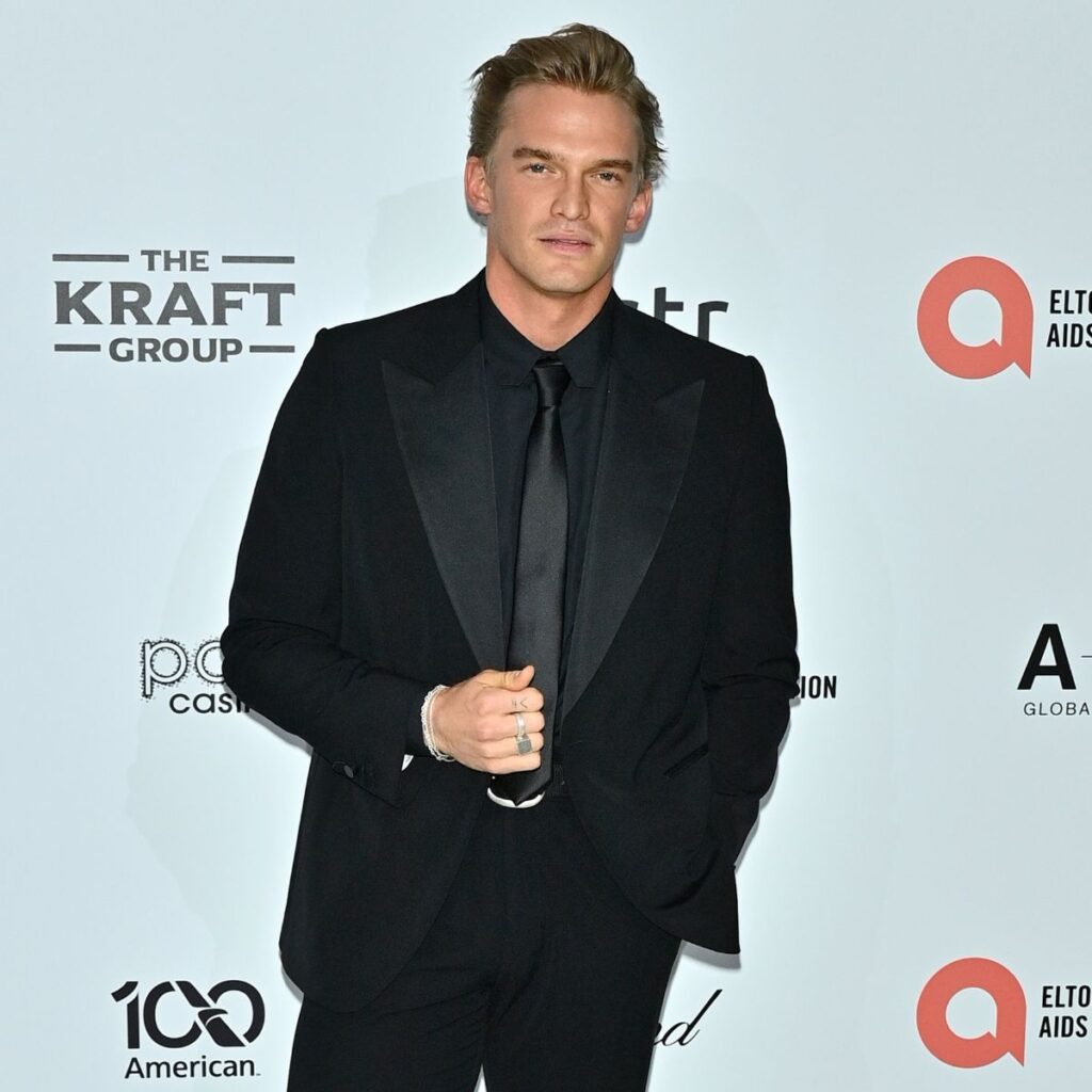 Cody Simpson: “I can’t walk or talk” album postponed due to two injuries