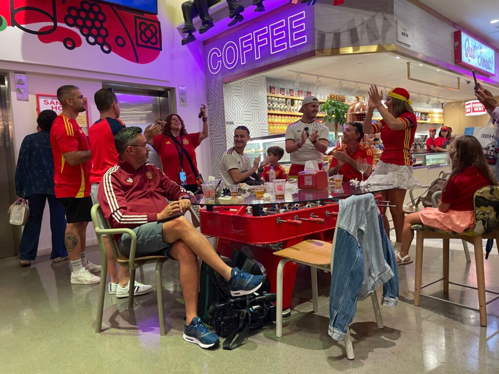 “Spanish style” captivates die-hard World Cup fans in New York ahead of finals | 2026 World Cup