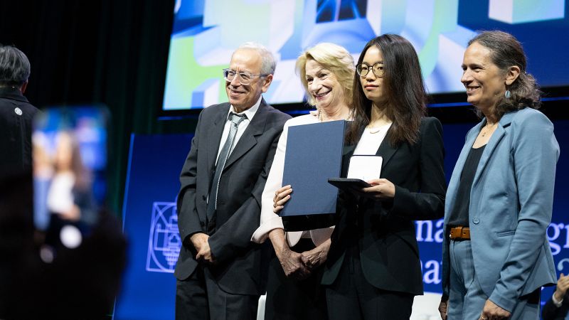 For the first time, two Chinese scholars win the Fields Medal – China is thrilled