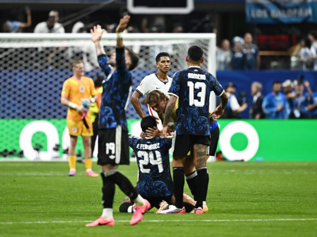 Argentina overwhelms England and advances to 2026 World Cup finals with 2-1 come-from-behind victory | 2026 World Cup News